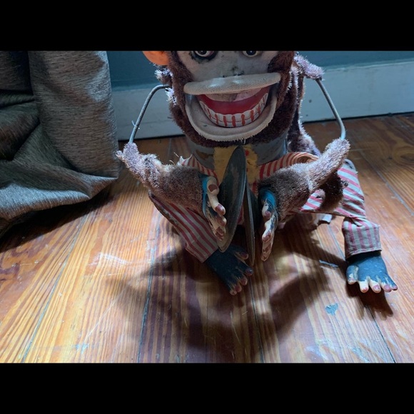 Creepy toy monkey - Picture 2 of 5